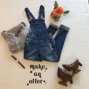 🌻H&M Distressed Overalls🌻